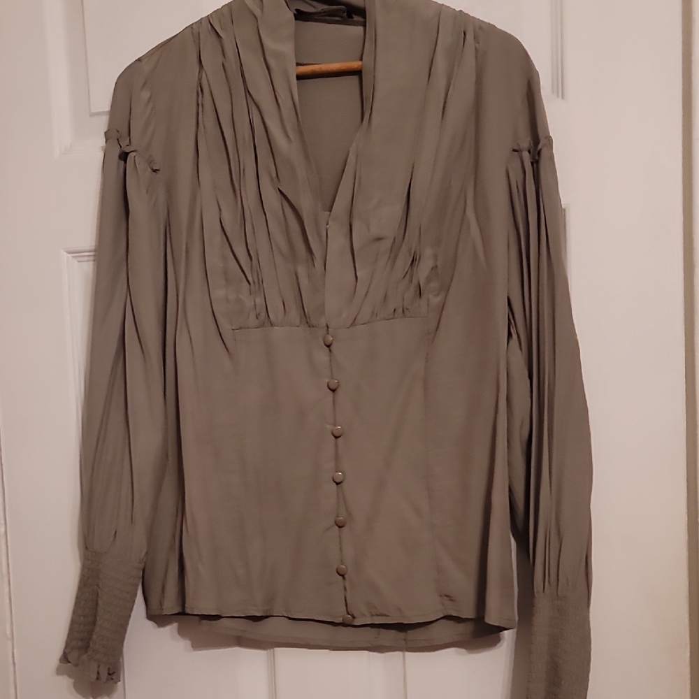 Scarlet darkness Olive blouse